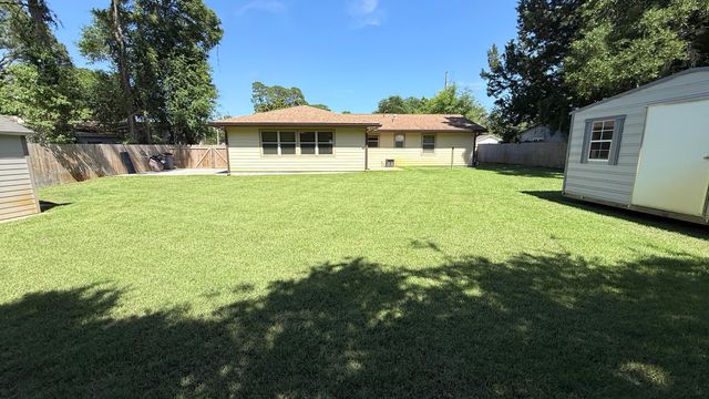 21 Mary Esther Drive, Mary Esther, FL 32569