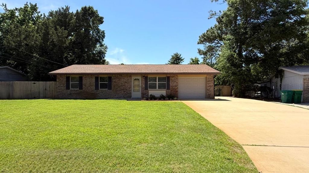 21 Mary Esther Drive, Mary Esther, FL 32569