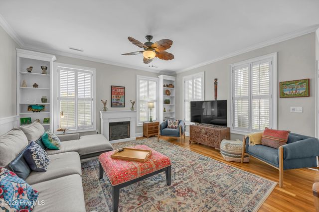 205 Silver Sloop Way, Carolina Beach, NC 28428