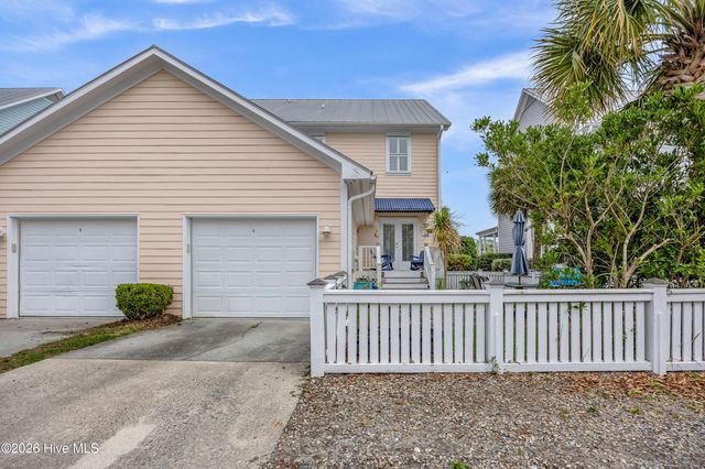 205 Silver Sloop Way, Carolina Beach, NC 28428