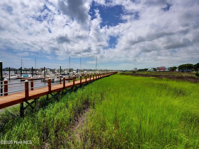 205 Silver Sloop Way, Carolina Beach, NC 28428