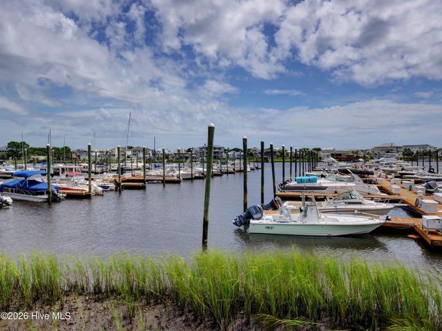 205 Silver Sloop Way, Carolina Beach, NC 28428