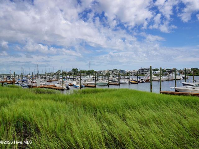 205 Silver Sloop Way, Carolina Beach, NC 28428