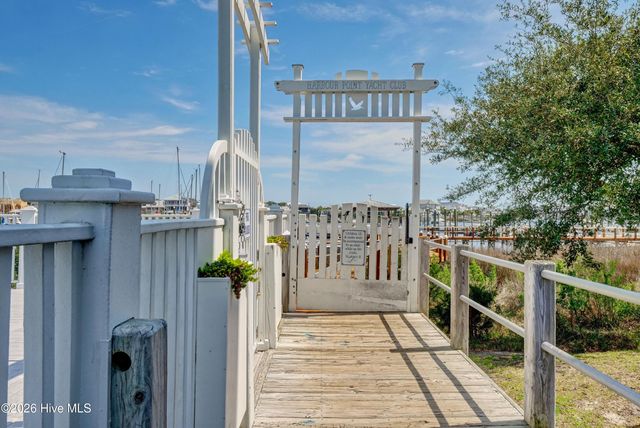 205 Silver Sloop Way, Carolina Beach, NC 28428