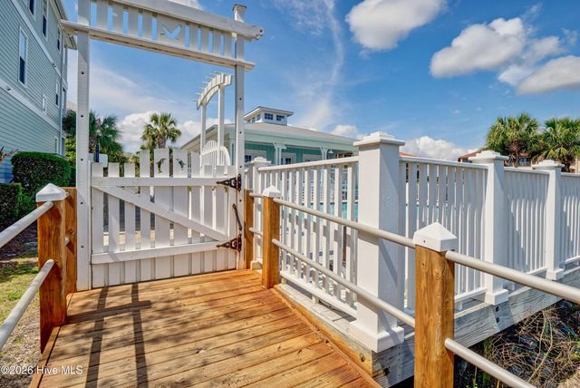 205 Silver Sloop Way, Carolina Beach, NC 28428