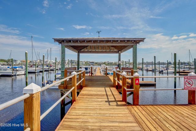 205 Silver Sloop Way, Carolina Beach, NC 28428