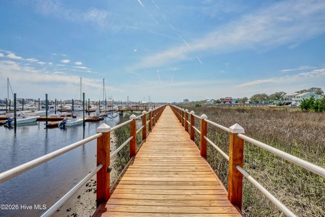 205 Silver Sloop Way, Carolina Beach, NC 28428