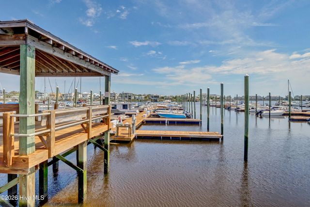 205 Silver Sloop Way, Carolina Beach, NC 28428