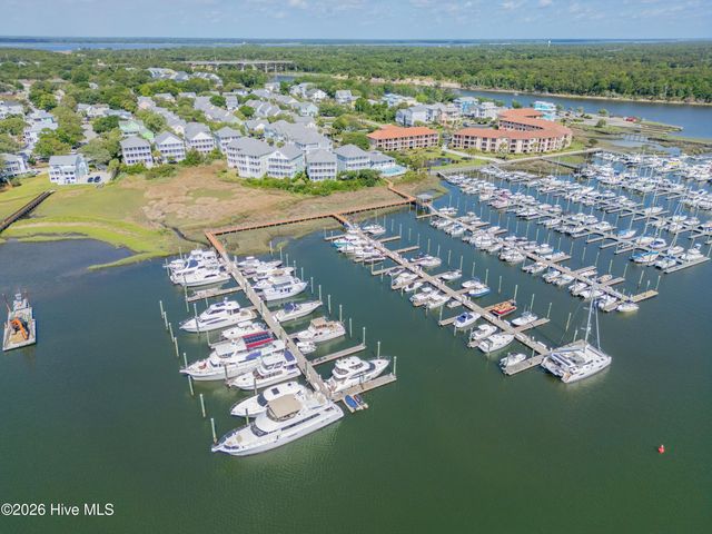 205 Silver Sloop Way, Carolina Beach, NC 28428