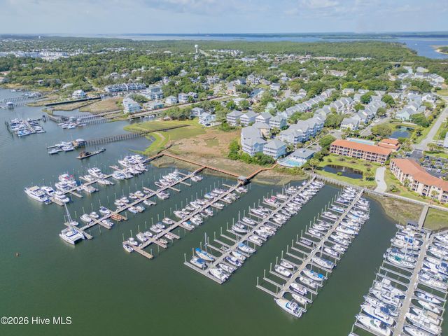 205 Silver Sloop Way, Carolina Beach, NC 28428
