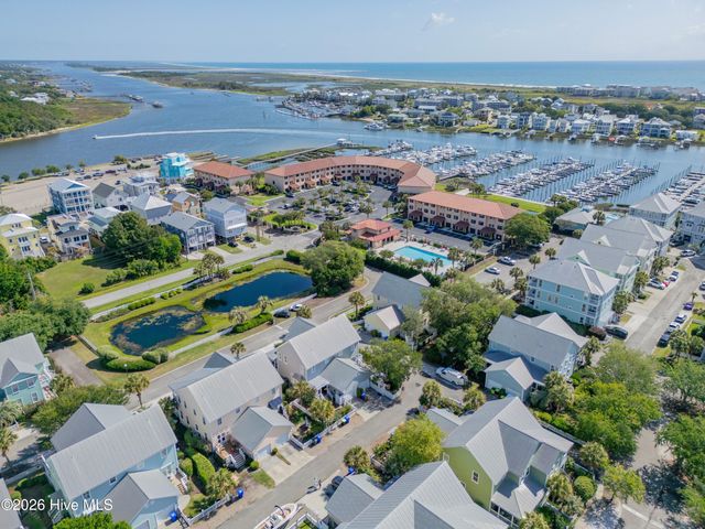 205 Silver Sloop Way, Carolina Beach, NC 28428