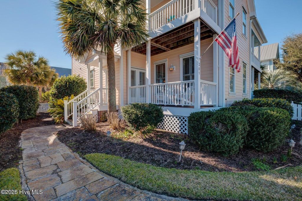 205 Silver Sloop Way, Carolina Beach, NC 28428