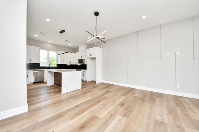 2204 Carr Street, Houston, TX 77026