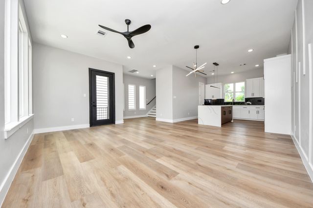 2204 Carr Street, Houston, TX 77026