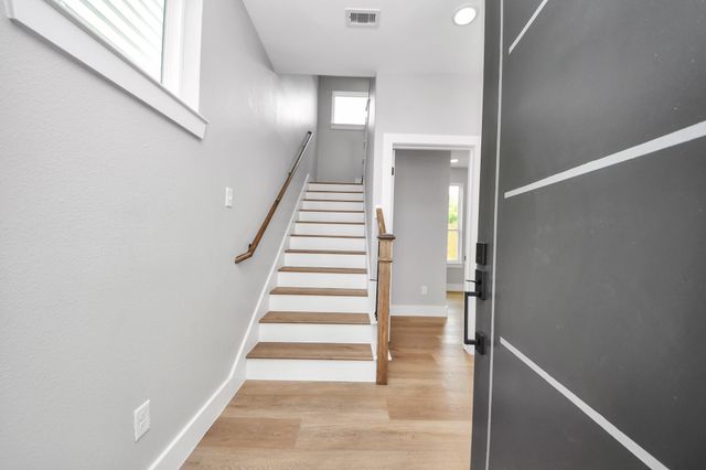 2204 Carr Street, Houston, TX 77026