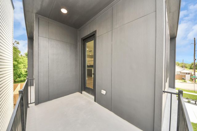 2204 Carr Street, Houston, TX 77026