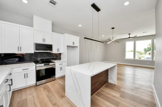 2204 Carr Street, Houston, TX 77026