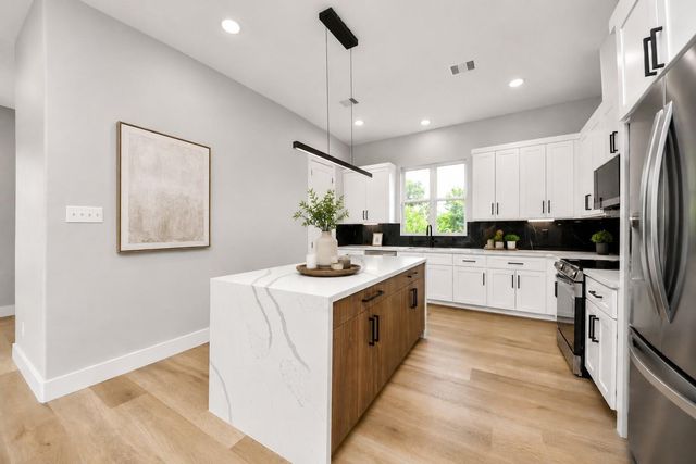 2204 Carr Street, Houston, TX 77026