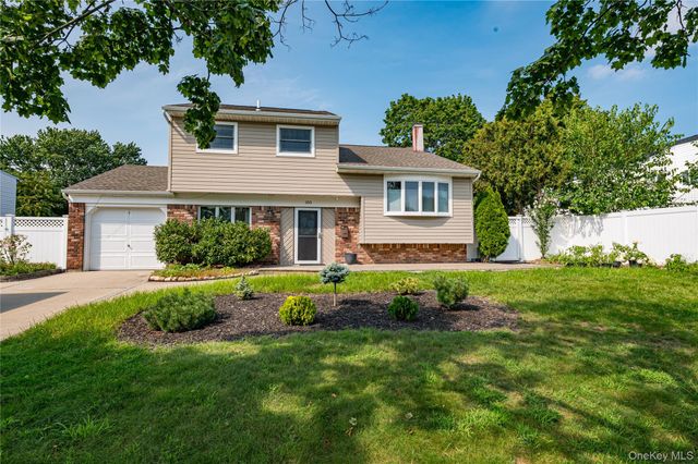 105 Rumford Road, Kings Park, NY 11754
