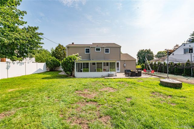 105 Rumford Road, Kings Park, NY 11754