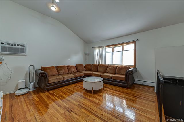 105 Rumford Road, Kings Park, NY 11754