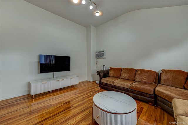 105 Rumford Road, Kings Park, NY 11754