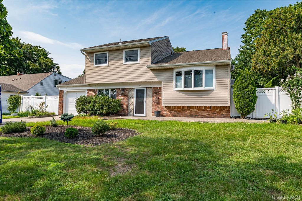 105 Rumford Road, Kings Park, NY 11754