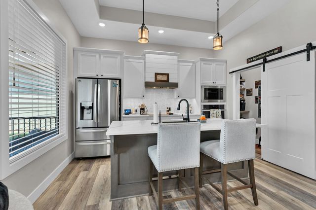 744 N Thornton Ct, Wichita, KS 67235