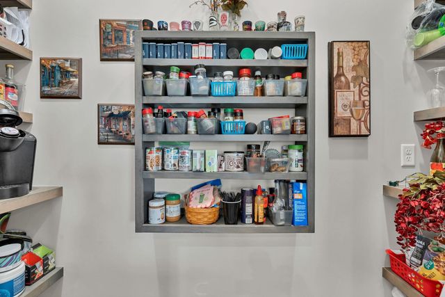 744 N Thornton Ct, Wichita, KS 67235