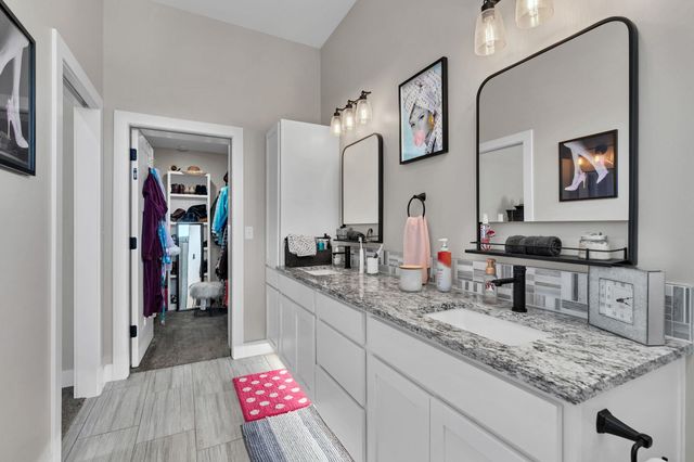 744 N Thornton Ct, Wichita, KS 67235