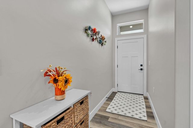 744 N Thornton Ct, Wichita, KS 67235