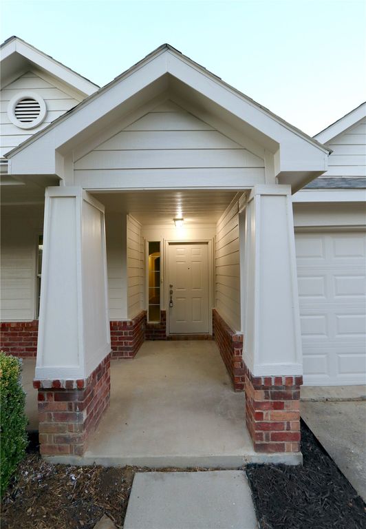 1000 Warbler Lane, Aubrey, TX 76227 — photo 2