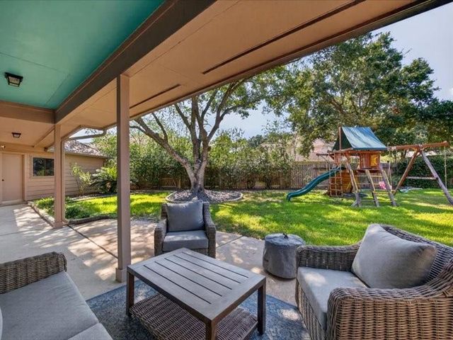 202 W Larah Lane, Houston, TX 77094