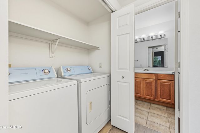 7008 E Gold Dust Avenue Apt 214, Paradise Valley, AZ 85253