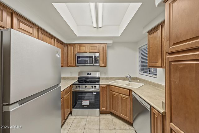 7008 E Gold Dust Avenue Apt 214, Paradise Valley, AZ 85253