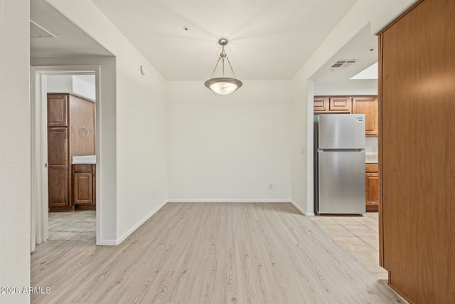 7008 E Gold Dust Avenue Apt 214, Paradise Valley, AZ 85253