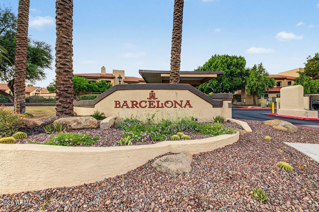 7008 E Gold Dust Avenue Apt 214, Paradise Valley, AZ 85253