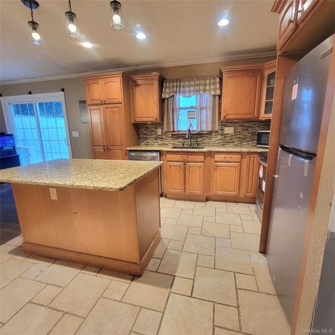13 Lakeview Drive, Warwick, NY 10990