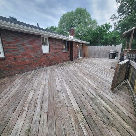 13 Lakeview Drive, Warwick, NY 10990