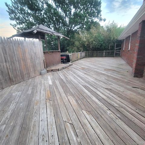 13 Lakeview Drive, Warwick, NY 10990