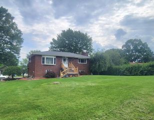 13 Lakeview Drive, Warwick, NY 10990
