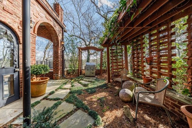 3295 Stillhouse Road SE, Atlanta, GA 30339