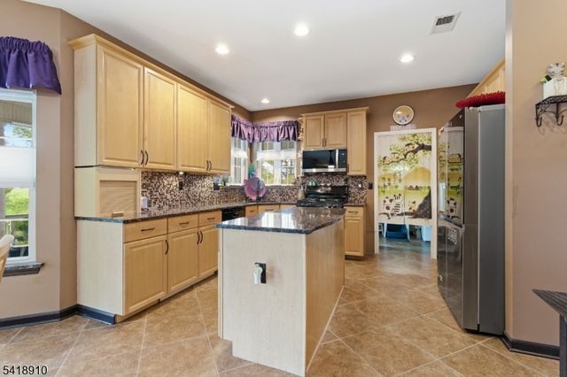 25 Leah Lane, Greenwich Twp., NJ 08886
