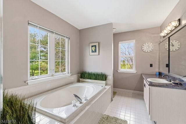 25 Leah Lane, Greenwich Twp., NJ 08886
