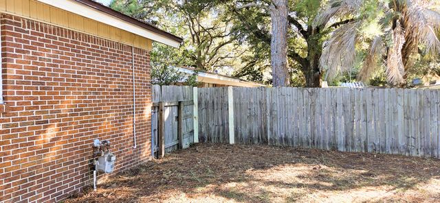 1008 S Palm Boulevard, Niceville, FL 32578