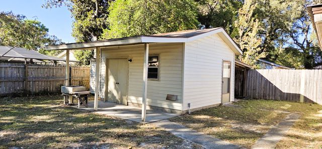 1008 S Palm Boulevard, Niceville, FL 32578