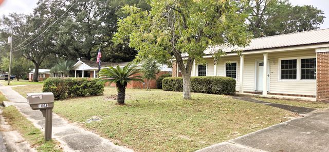 1008 S Palm Boulevard, Niceville, FL 32578