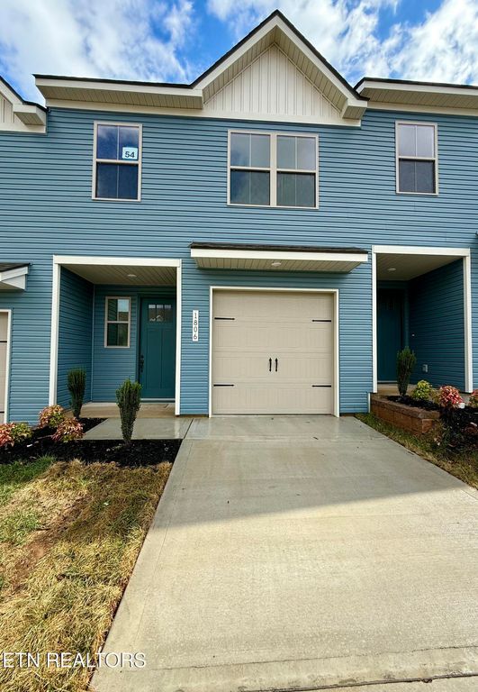 1806 Bennett Village Drive, Maryville, TN 37804