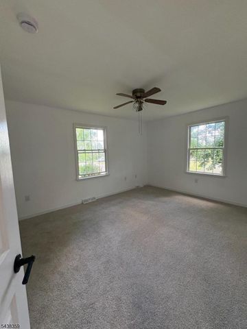940 Hobson St, Alpha Boro, NJ 08865