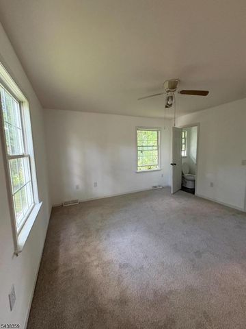 940 Hobson St, Alpha Boro, NJ 08865